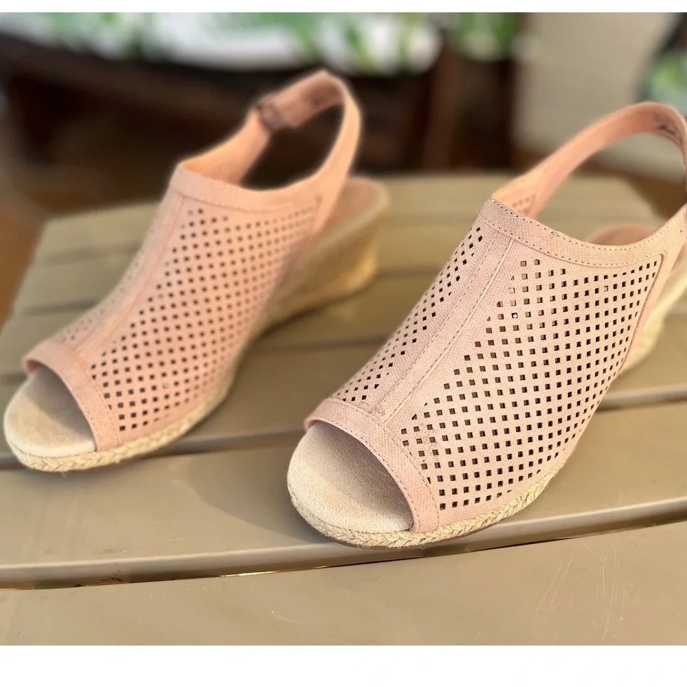 Easy Street Stacy Blush Pink Linen Perforated Wedge Sandals Womens 6.5 W Wide